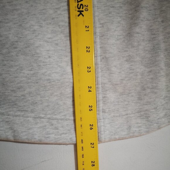 Athleta Ladies Size Large Light Grey Fleece Lined Straight Fit Sweat Top - Picture 13 of 13